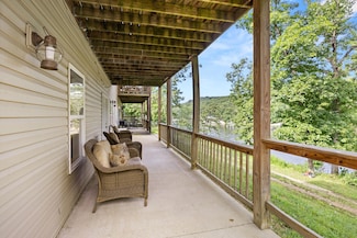 463 Lindsay Ln, Camdenton, MO 65020