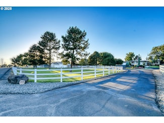 213 E Mckinney Ave, Hermiston, OR 97838