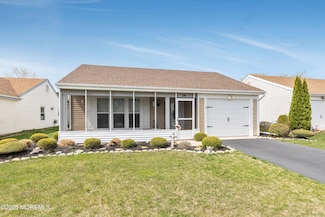 14 Turnbridge Row, Manchester, NJ 08759