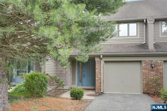 119 Macleish Ct, Mahwah, NJ 07430