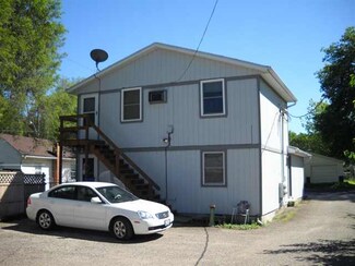 109 Henrietta St, Pekin, IL 61554
