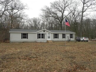 1330 S Maple Island Rd, Muskegon, MI 49442