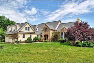 33 School Dr, Kintnersville, PA 18930