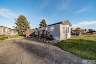 2040 Whispering Pines Dr, Idaho Falls, ID 83401
