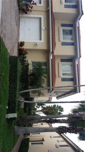 2827 S Evergreen Cir, Boynton Beach, FL 33426