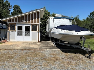 332 Mount View Ln, New London, NC 28127