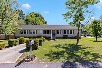 209 Woodbridge Dr, Spring Lake, NC 28390