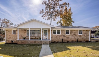 806 S B St, Easley, SC 29640