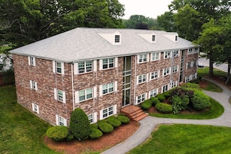 47 Edgelawn Ave Unit 7, North Andover, MA 01845