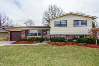 715 W Brittany Dr, Arlington Heights, IL 60004