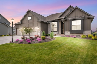 N55W19373 Red Crown Ln, Menomonee Falls, WI 53051