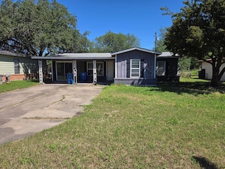 1515 E Bowie St, Beeville, TX 78102