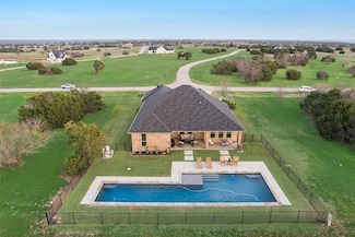6620 Castle Royal Dr, Cleburne, TX 76033