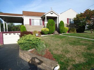 215 Emerson Ave, Mount Pleasant, PA 15666