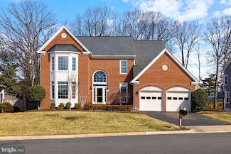 4711 Rippling Pond Dr, Fairfax, VA 22033