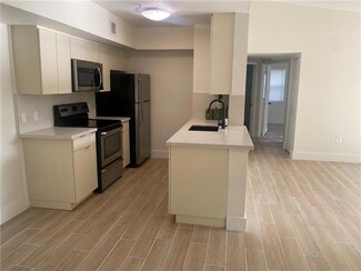2457 Centergate Dr, Miramar, FL 33025