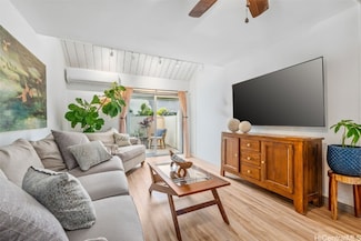 553 Pepeekeo St Unit 6, Honolulu, HI 96825