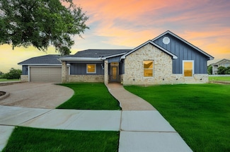 407 Charleston Park Dr, Woodway, TX 76712