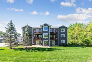 4710 Chadwick Rd Unit 11, Cedar Falls, IA 50613