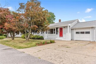 46 Urbana St, Cranston, RI 02920