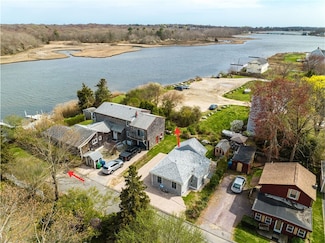 39 Edwards Ave, Wakefield, RI 02879