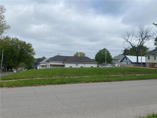 305 N 26th St, Saint Joseph, MO 64501
