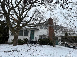 7 Cedar Ln, Plattsburgh, NY 12901