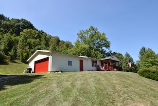 4 S Town, Glouster, OH 45732