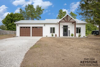 11012 Riverview Dr, Big Rapids, MI 49307