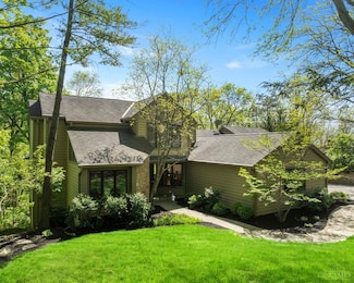 6121 Lakota Dr, Cincinnati, OH 45243