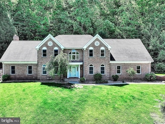 818 Green Hills Rd, Birdsboro, PA 19508