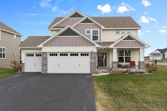 2149 Johanna Cir, Lino Lakes, MN 55038