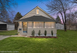 22438 Piper Ave, Eastpointe, MI 48021