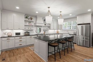 104 Bishop Bend Dr, Huntsville, AL 35806