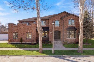 8148 Hamlin Ave, Skokie, IL 60076