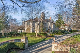2015 Drury Ln, Mission Hills, KS 66208
