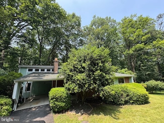 3320 Prince Charles Ct, Falls Church, VA 22044