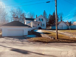 123 Knox St, Rumford, ME 04276