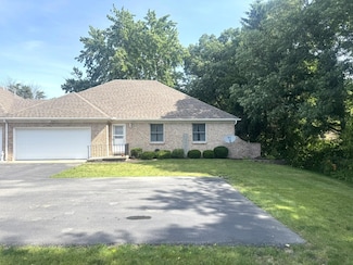 641 D Begonia St SE, de Motte, IN 46310