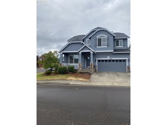 812 N 27th Ave, Cornelius, OR 97113