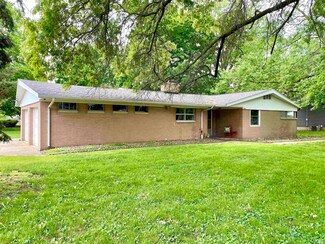 1816 Sheridan St, Warsaw, IN 46580