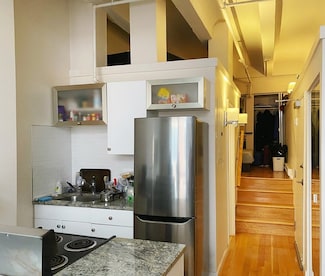 12 Stoneholm St Unit 327, Boston, MA 02115