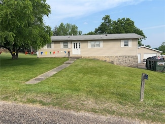 312 Lake View Dr NE, Solon, IA 52333