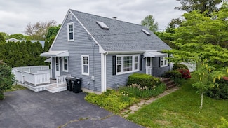 209 Sharp St, North Dartmouth, MA 02747