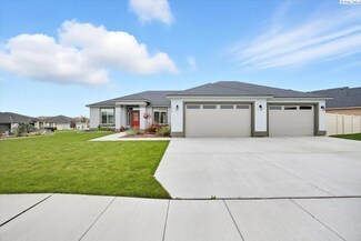 7410 Cyan Dr, Pasco, WA 99301