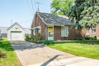 1106 69th St, Windsor Heights, IA 50324