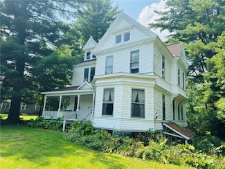1041 Maple St, Genoa, NY 13071