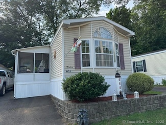 325 Kelly Rd Unit TRLR M28, Vernon, CT 06066