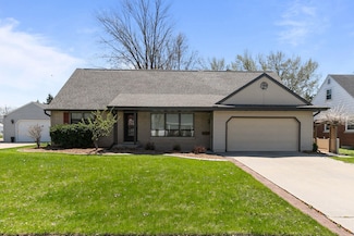 115 Jean St, Combined Locks, WI 54113