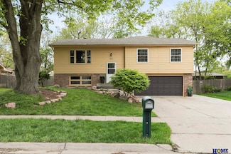 501 Driftwood Dr, Lincoln, NE 68510